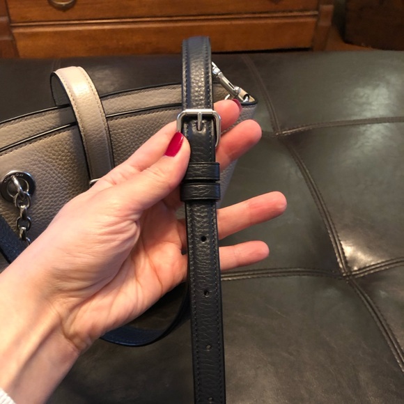 COACH Lane Bucket Bag In Colorblock Griege Navy Chainlink Turnlock - Picture 10 of 16